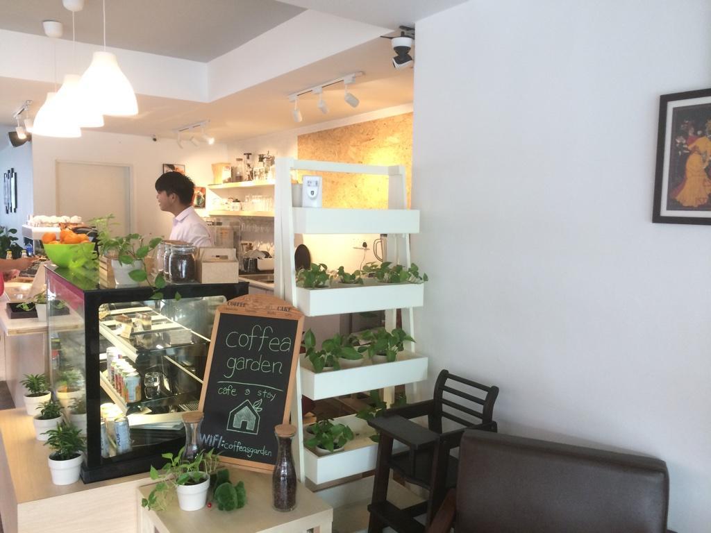 Coffea Garden Cafe & Stay ملقا المظهر الخارجي الصورة